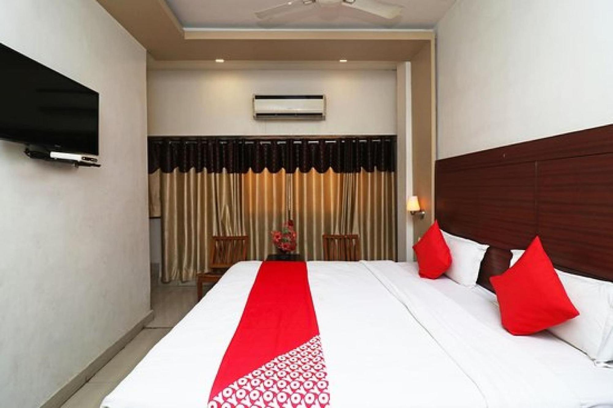 Capital O Hotel Surya Continental Lucknow Eksteriør bilde