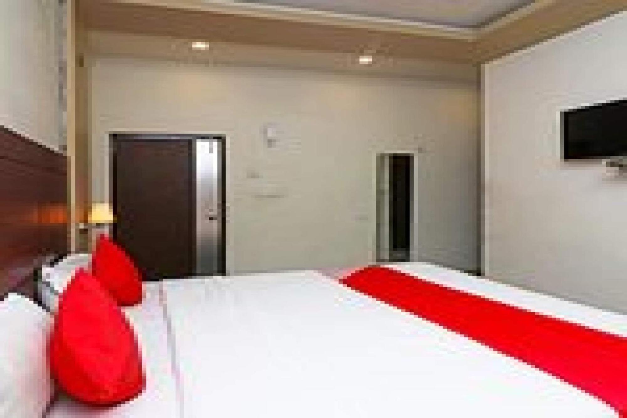 Capital O Hotel Surya Continental Lucknow Eksteriør bilde