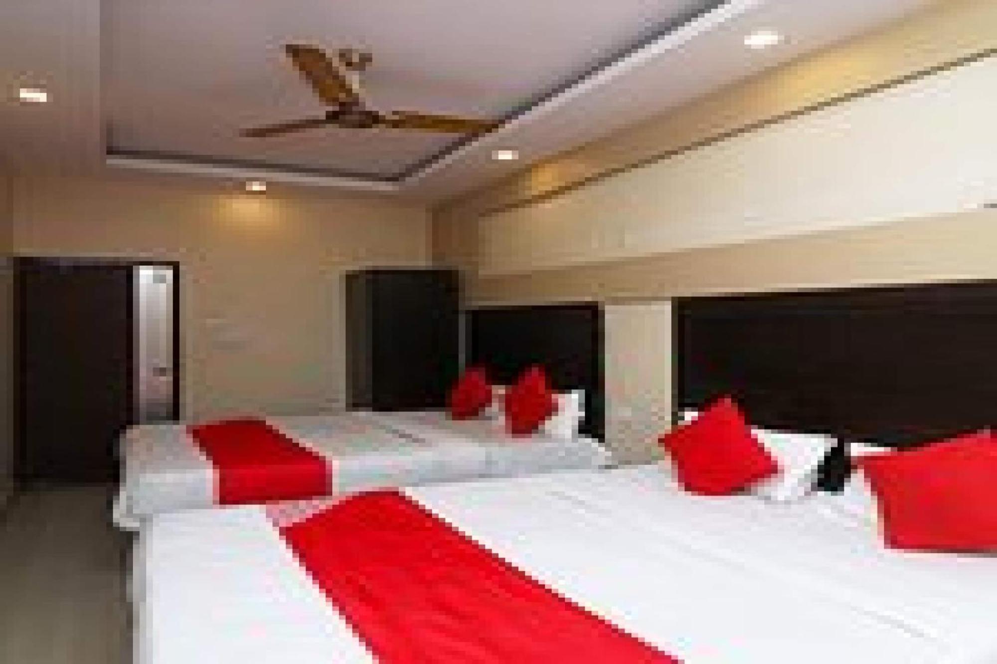 Capital O Hotel Surya Continental Lucknow Eksteriør bilde