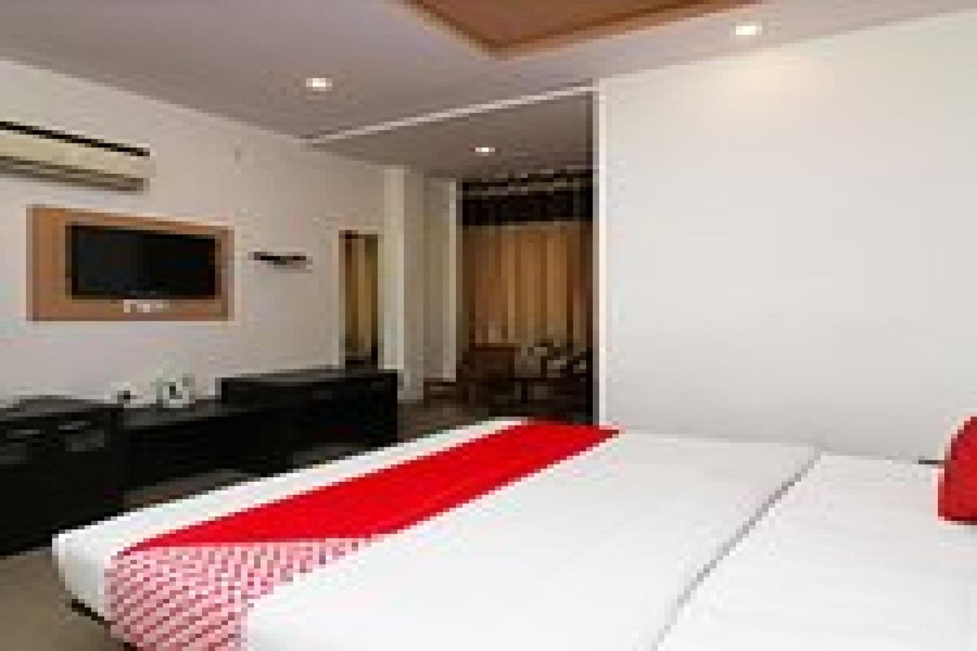 Capital O Hotel Surya Continental Lucknow Eksteriør bilde