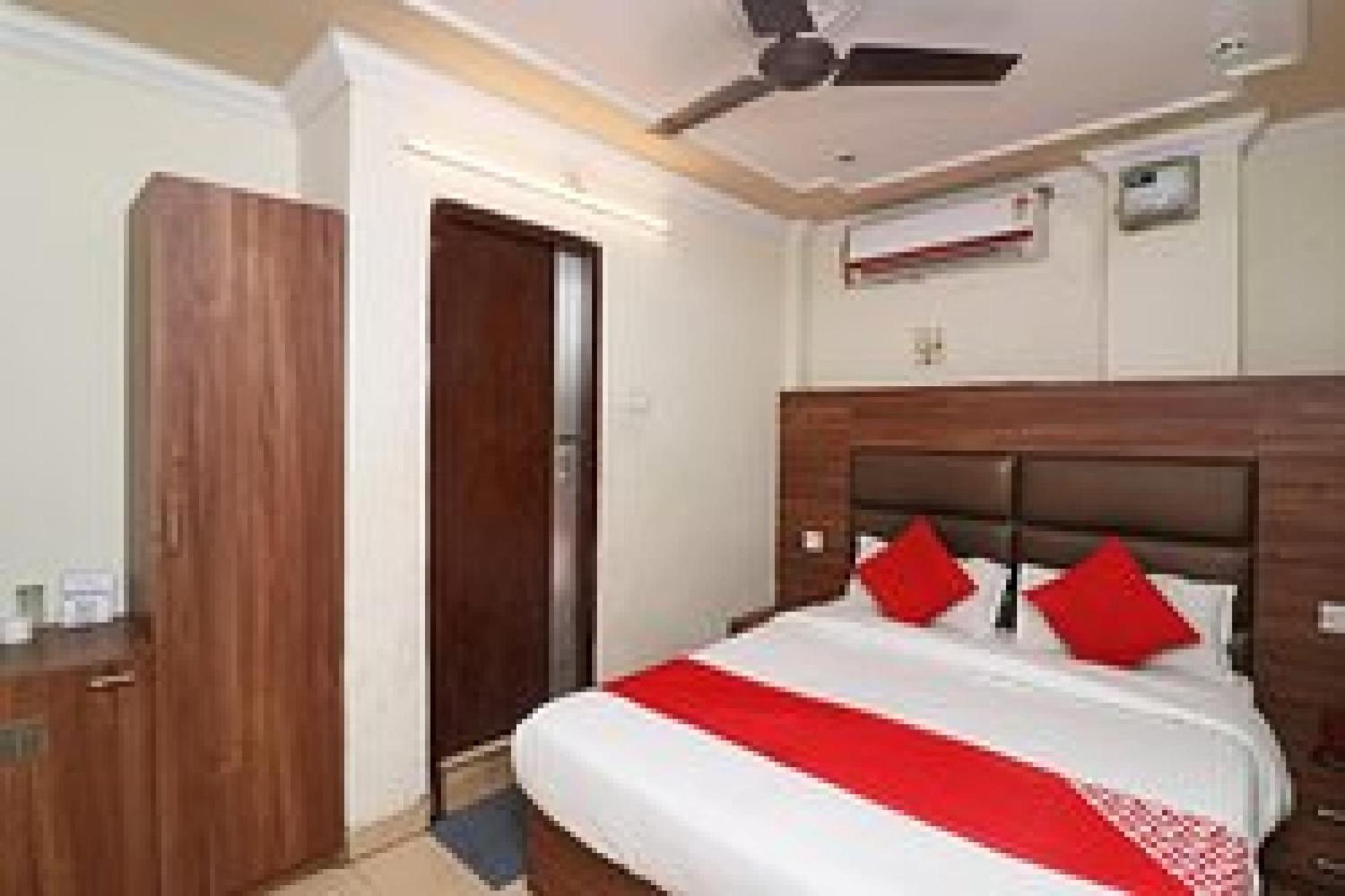 Capital O Hotel Surya Continental Lucknow Eksteriør bilde
