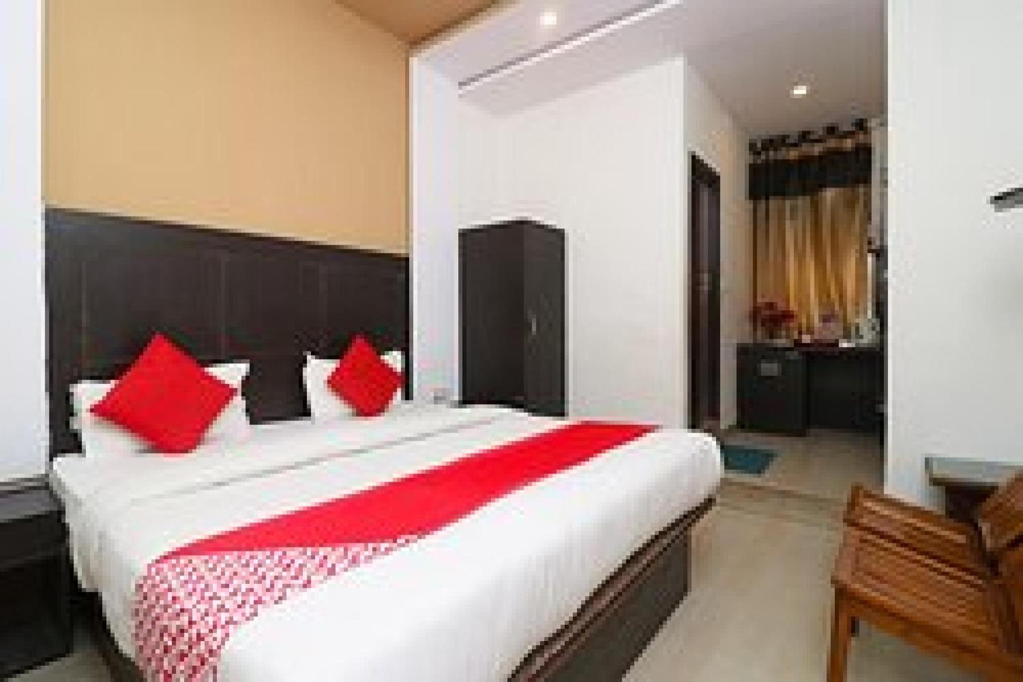 Capital O Hotel Surya Continental Lucknow Eksteriør bilde