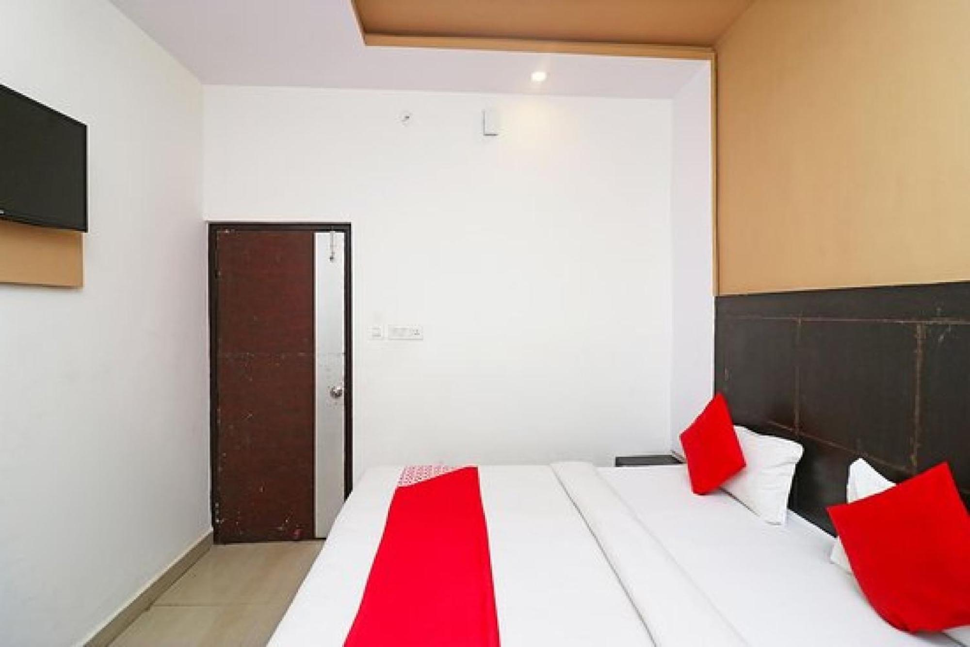 Capital O Hotel Surya Continental Lucknow Eksteriør bilde