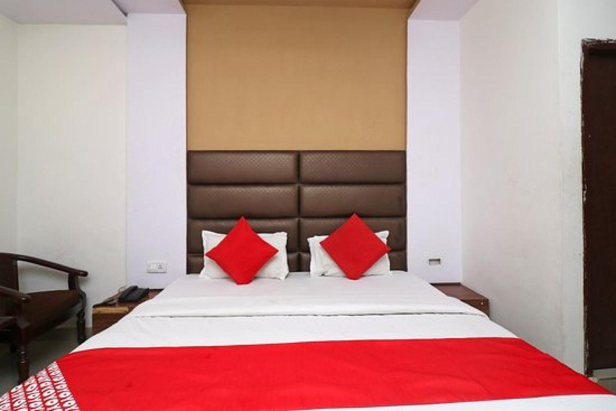 Capital O Hotel Surya Continental Lucknow Eksteriør bilde
